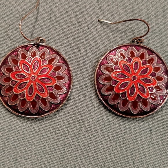 Matching necklace/bracelet/earring set - Picture 4 of 7